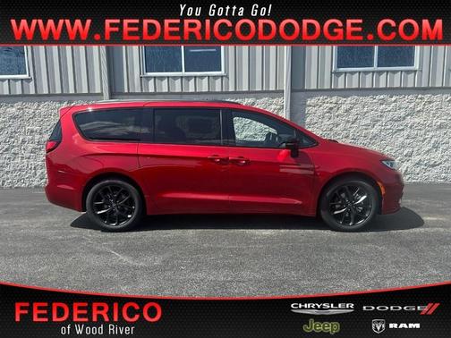 2026 Chrysler Pacifica Limited FWD