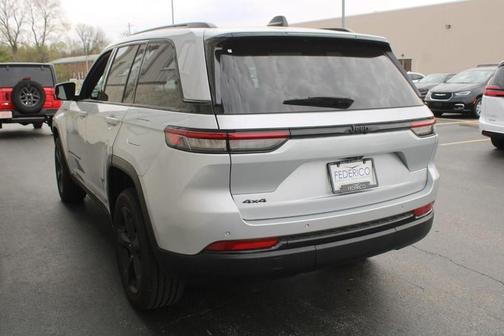 2024 Jeep Grand Cherokee Laredo