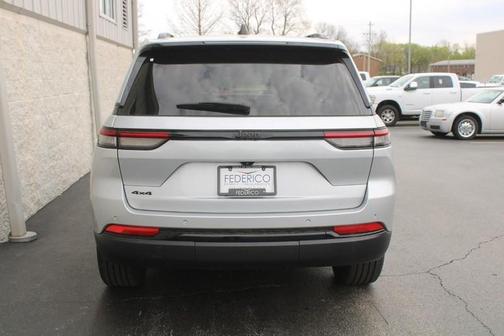2024 Jeep Grand Cherokee Laredo