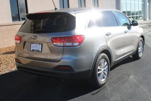 2016 Kia Sorento L