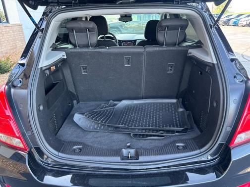 Mosaic Black Metallic 2020 Chevrolet Trax LT