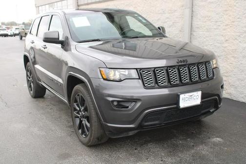 Granite Crystal Clearcoat Metallic 2020 Jeep Grand Cherokee Altitude