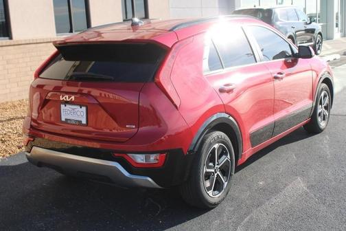 2023 Kia Niro SX