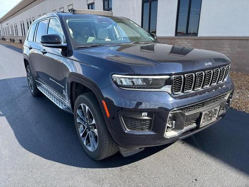Midnight Sky 2023 Jeep Grand Cherokee L Overland