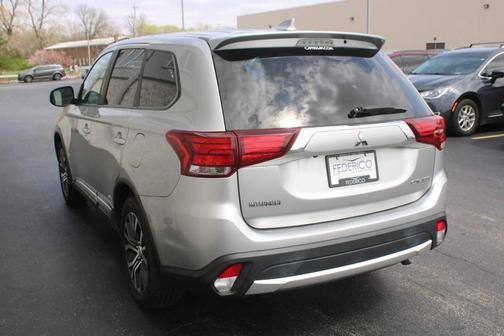 2018 Mitsubishi Outlander ES