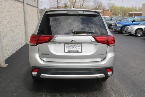 2018 Mitsubishi Outlander ES
