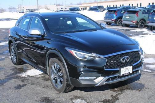 2018 INFINITI QX30 ESSENTIAL
