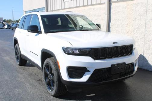 2025 Jeep Grand Cherokee Laredo