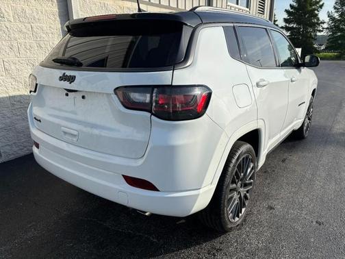 Bright White Clearcoat 2022 Jeep Compass Altitude