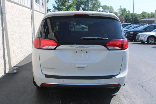 2020 Chrysler Pacifica Touring-L Plus