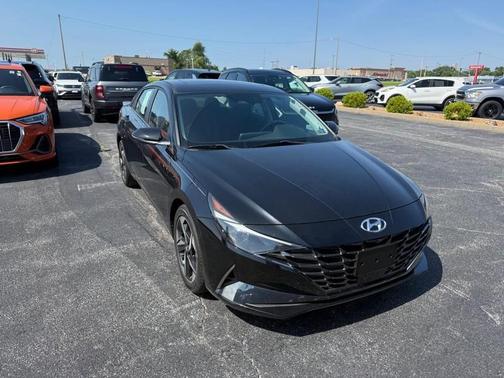 Phantom Black 2021 Hyundai ELANTRA SEL