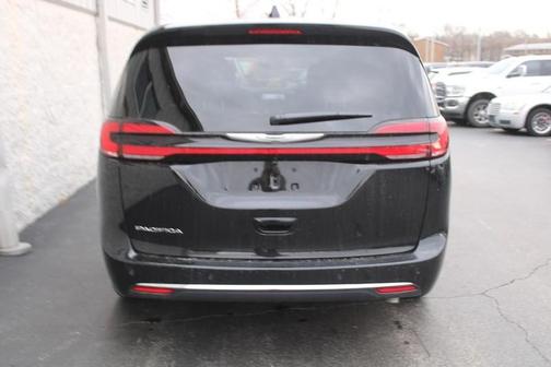 2026 Chrysler Pacifica Select FWD