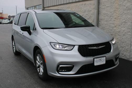 2026 Chrysler Pacifica Limited FWD