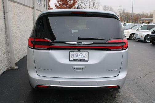 2026 Chrysler Pacifica Limited FWD