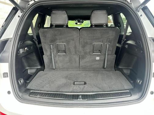 Bright White Clearcoat 2021 Jeep Grand Cherokee L Laredo