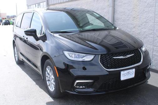 2026 Chrysler Pacifica Select FWD