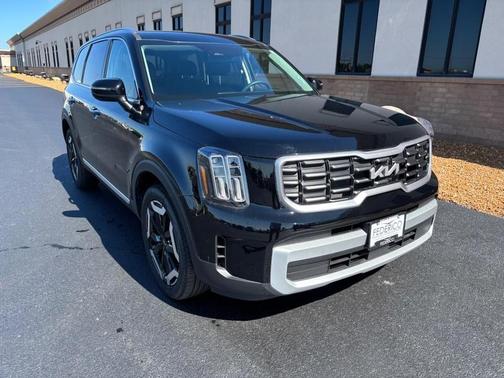 Ebony Black / Black 2024 Kia Telluride S