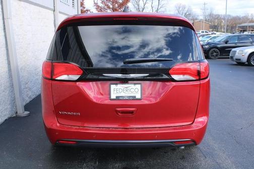 2026 Chrysler Voyager LX