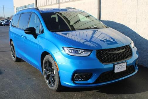 2026 Chrysler Pacifica Select FWD