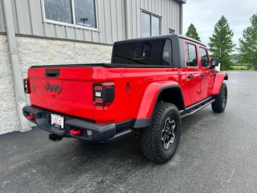 Firecracker Red Clearcoat 2021 Jeep Gladiator Rubicon