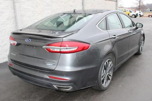 Photo 3 of 26 of 2020 Ford Fusion Titanium