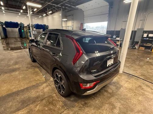 2023 Kia Niro EX Touring