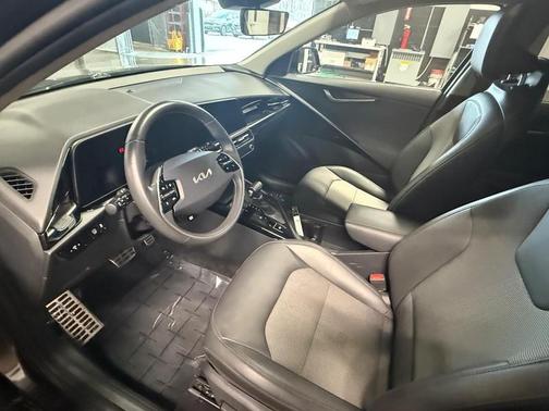 2023 Kia Niro EX Touring