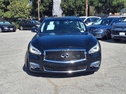 2015 INFINITI Q70L 5.6
