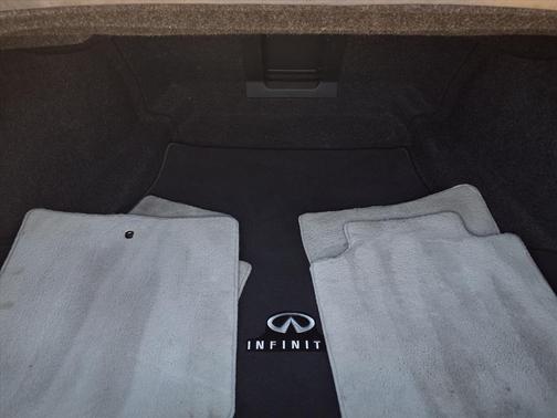 2015 INFINITI Q70L 5.6