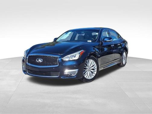 2015 INFINITI Q70L 5.6