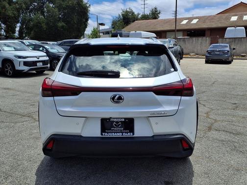 White Pearl 2024 Lexus UX 250h Base