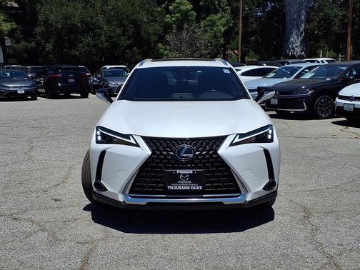 White Pearl 2024 Lexus UX 250h Base