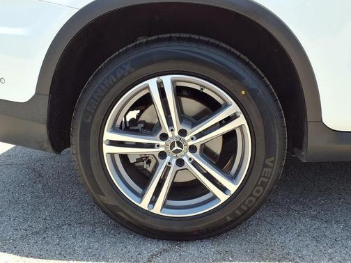 Polar White 2022 Mercedes-Benz GLC 300 Base