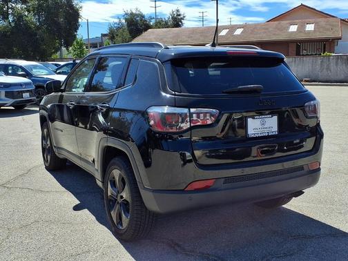 Diamond Black 2019 Jeep Compass Latitude