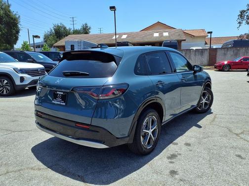 Modern Steel Metallic 2024 Honda HR-V EX-L