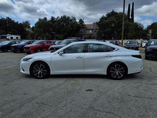 2023 Lexus ES 350 Base