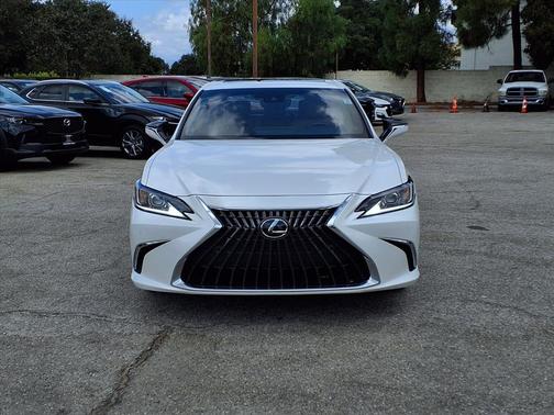 2023 Lexus ES 350 Base