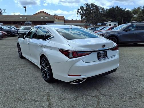 2023 Lexus ES 350 Base