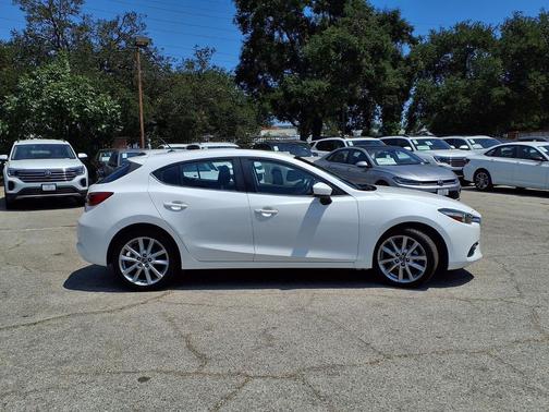 Snowflake White Pearl Mica 2017 Mazda Mazda3 Touring 2.5