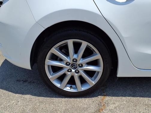 Snowflake White Pearl Mica 2017 Mazda Mazda3 Touring 2.5