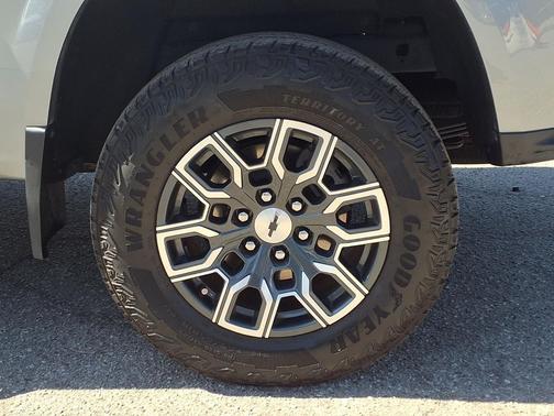 Sterling Gray Metallic 2023 Chevrolet Colorado Z71