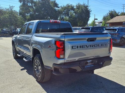 Sterling Gray Metallic 2023 Chevrolet Colorado Z71
