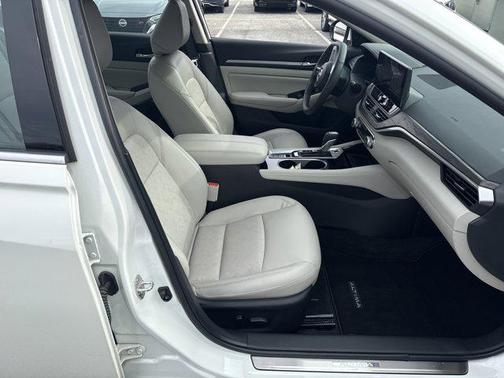 2025 Nissan Altima 2.5 SL