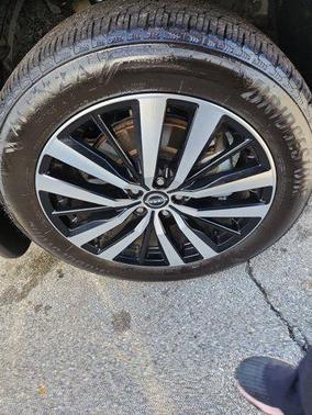 2024 Nissan Pathfinder Platinum FWD