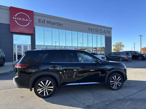 2024 Nissan Pathfinder Platinum FWD