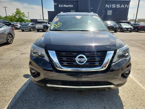 2017 Nissan Pathfinder SL