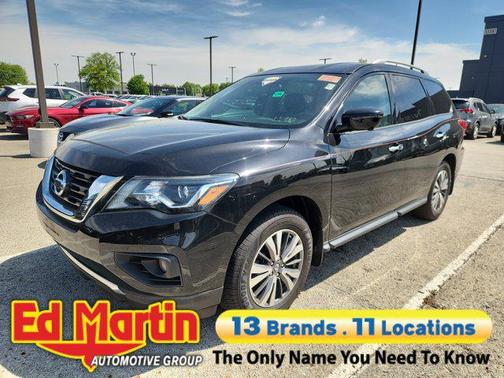 2017 Nissan Pathfinder SL