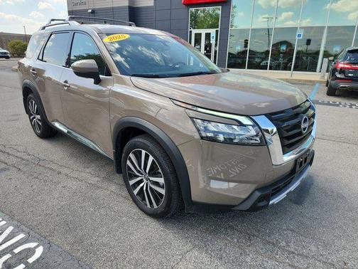 2025 Nissan Pathfinder Platinum 4WD