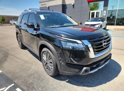 2025 Nissan Pathfinder SL 4WD