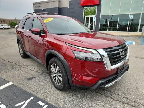 2023 Nissan Pathfinder SL 4WD